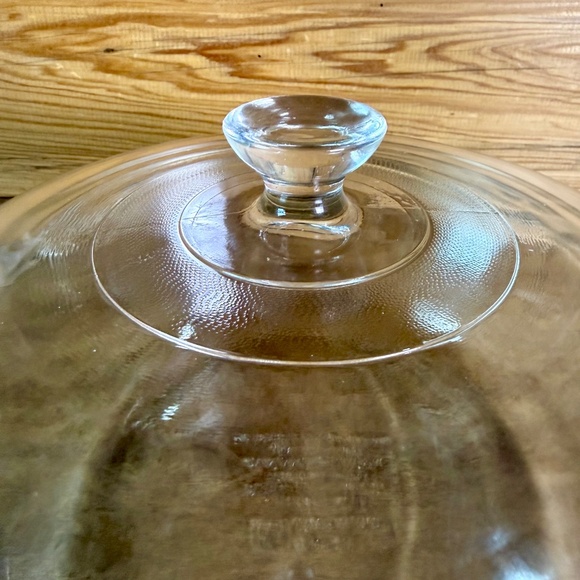 Anchor Hocking  1.5 Qt Covered Glass Casserole “Pink Roses in Basket” 1989 - Picture 14 of 16